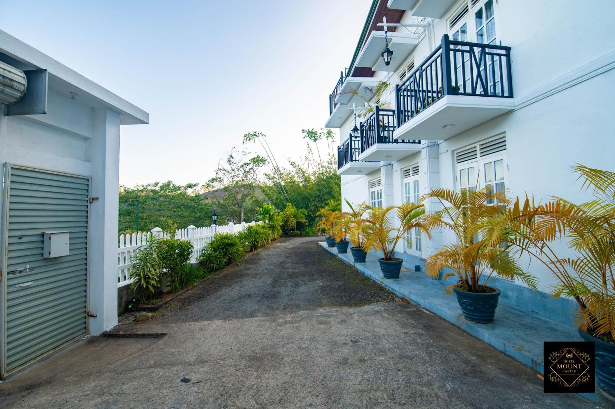 Hotel Mount Castle ฮัตตอน ภายนอก รูปภาพ